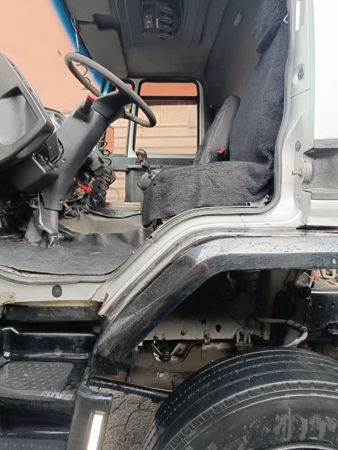 Ford Cargo 2422 6x2 2011