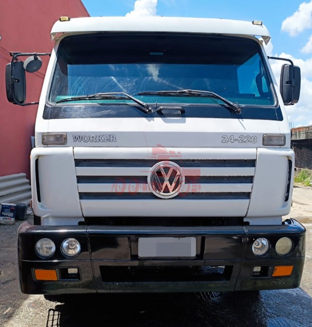 VW 24.220 6x2 2011