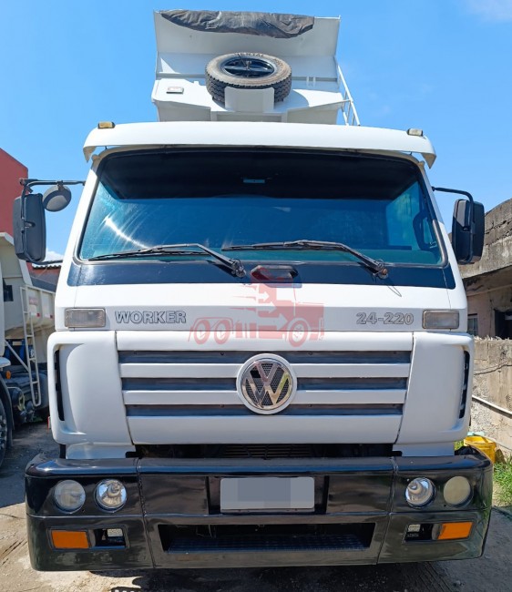 VW 24.220 6x2 2011