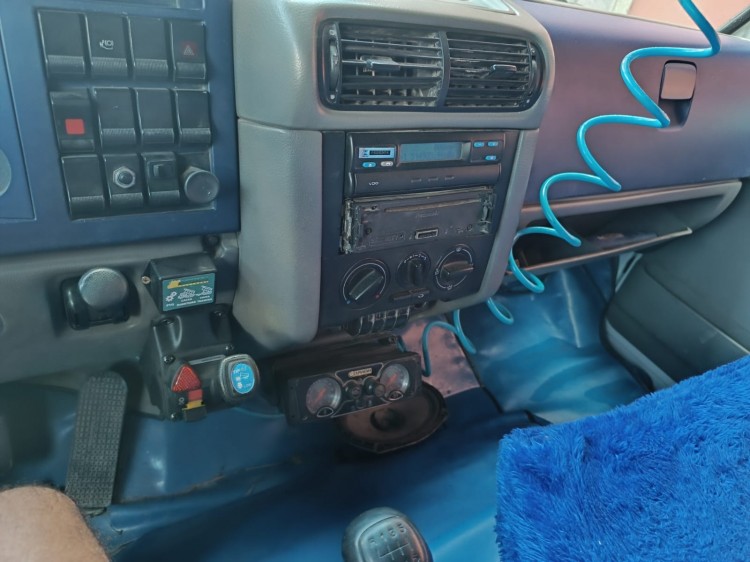 VW 24.220 6x2 2011