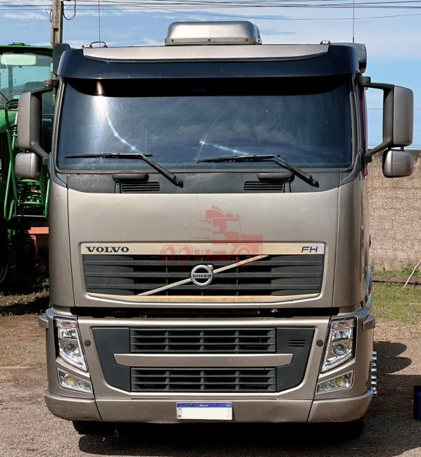 Volvo FH460 6x2 2013 + Bicaçamba Randon 2021