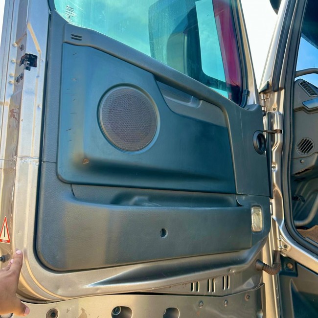 Volvo FH460 6x2 2013 + Bicaçamba Randon 2021