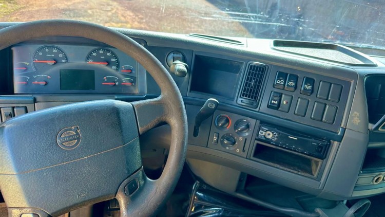 Volvo FH460 6x2 2013 + Bicaçamba Randon 2021