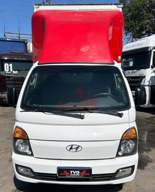 Hyundai HR 4x2 2021 Com baú 