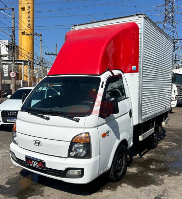 Hyundai HR 4x2 2021 Com baú 