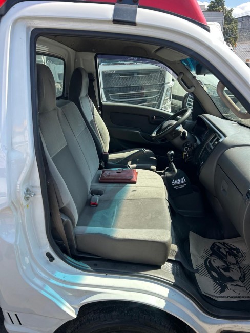 Hyundai HR 4x2 2021 Com baú 