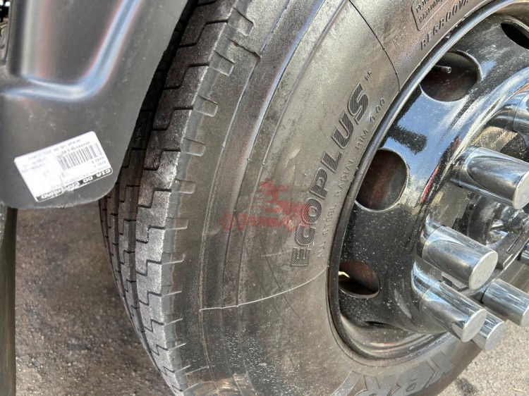 VW 420 8x2 2008