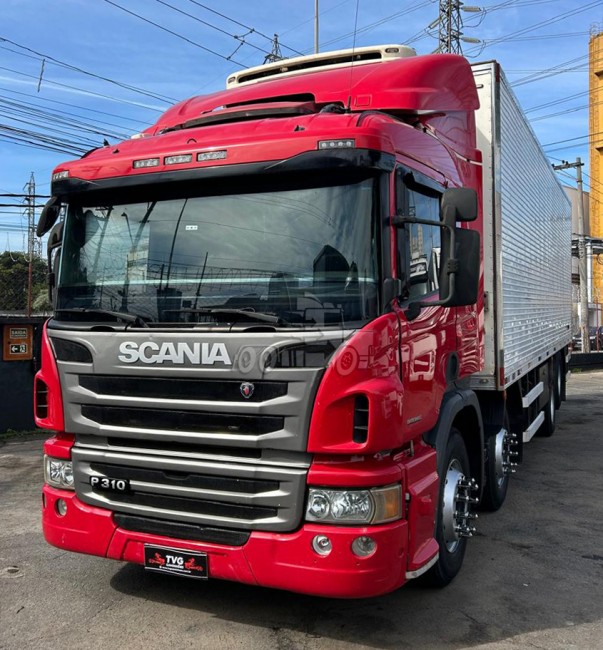 Scania P310 8x2 2014 Baú refrigerado Ibiporã 