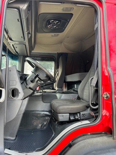 Scania P310 8x2 2014 Baú refrigerado Ibiporã 