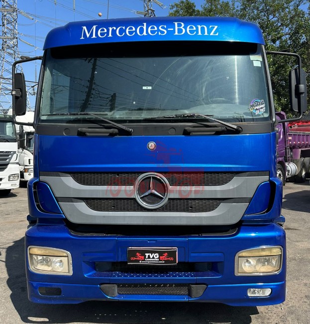 MB 1933 6x2 2007 Caçamba
