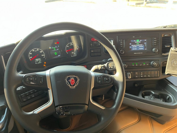 Scania R410 6x2 2021