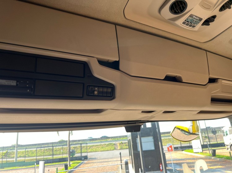 Scania R410 6x2 2021