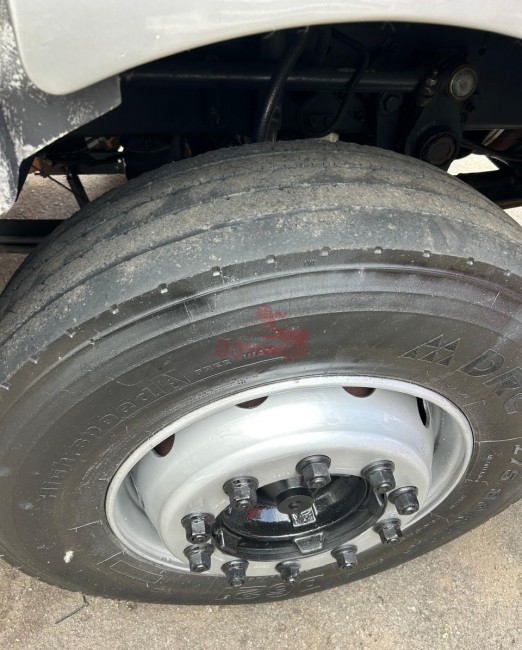 Volvo VM 260 8x2 2008 com carroceria 