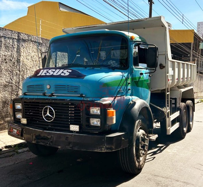 MB 1518 6x2 1988 com caçamba 