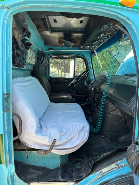 MB 1518 6x2 1988 com caçamba 