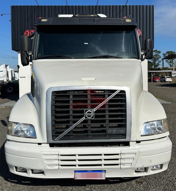 Volvo NH12 380 6x2 2003