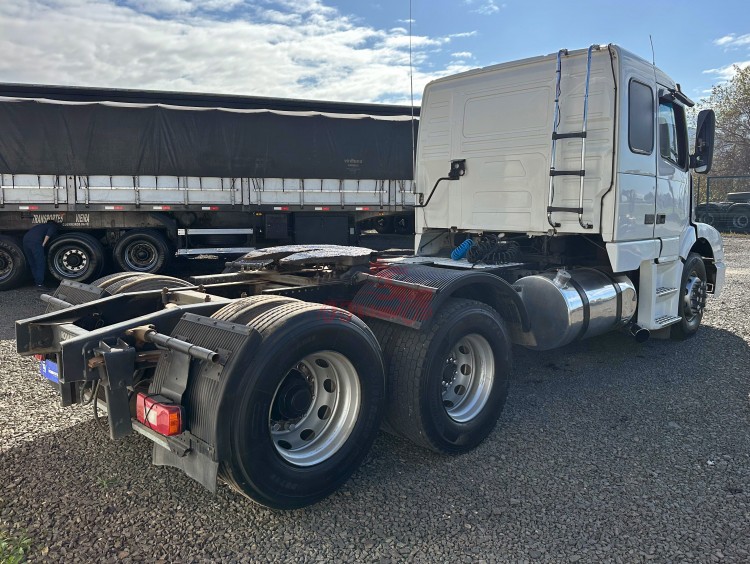 Volvo NH12 380 6x2 2003