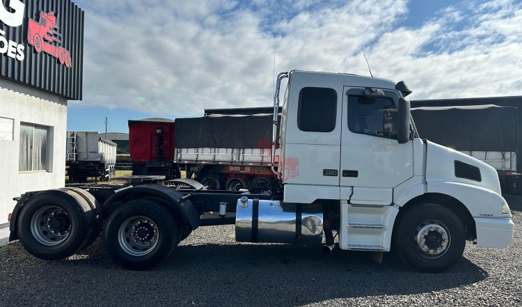Volvo NH12 380 6x2 2003