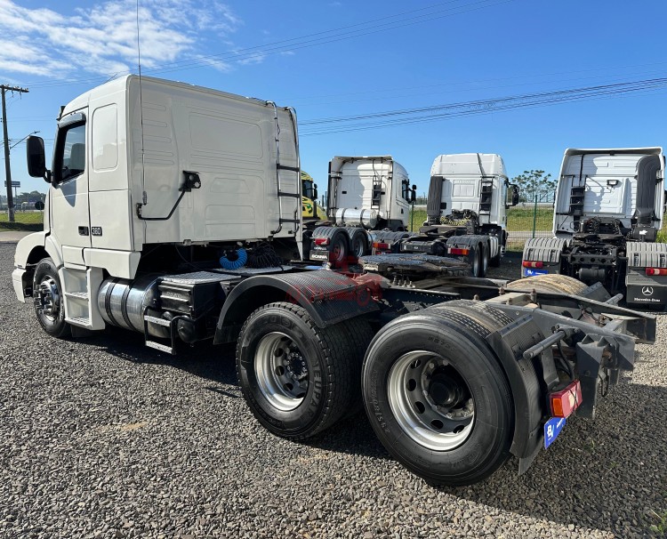 Volvo NH12 380 6x2 2003