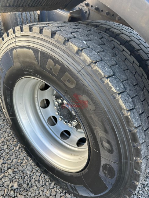 Volvo NH12 380 6x2 2003