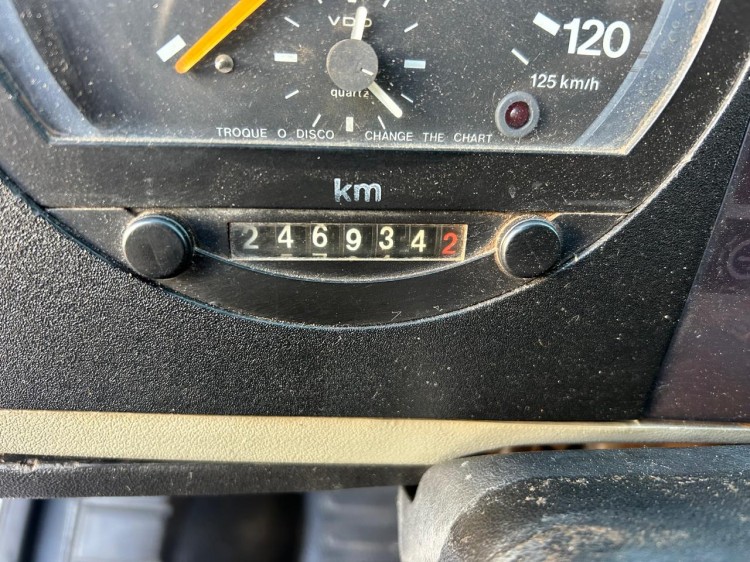 MB 710 4x2 2006 Plus 