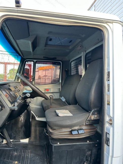 MB 710 4x2 2006 Plus 