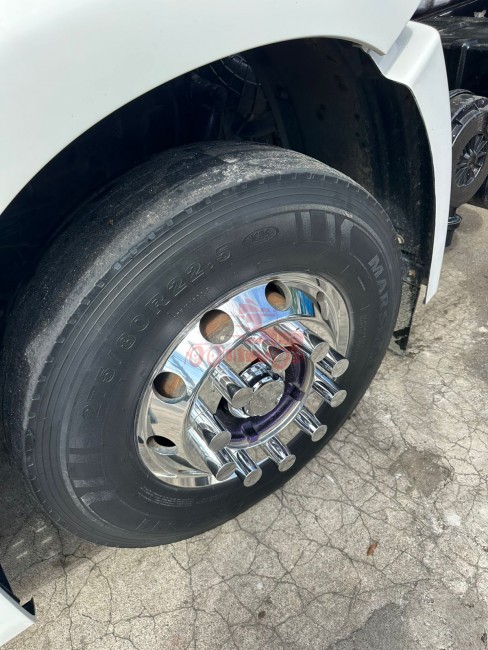 VW 24.280 6x2 2014 Caçamba