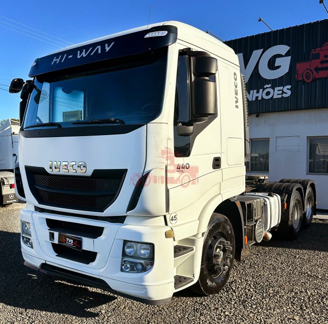 Iveco Stralis 440 6x2 2020 + Caçamba Randon 2014