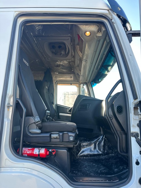 Iveco Stralis 440 6x2 2020 + Caçamba Randon 2014