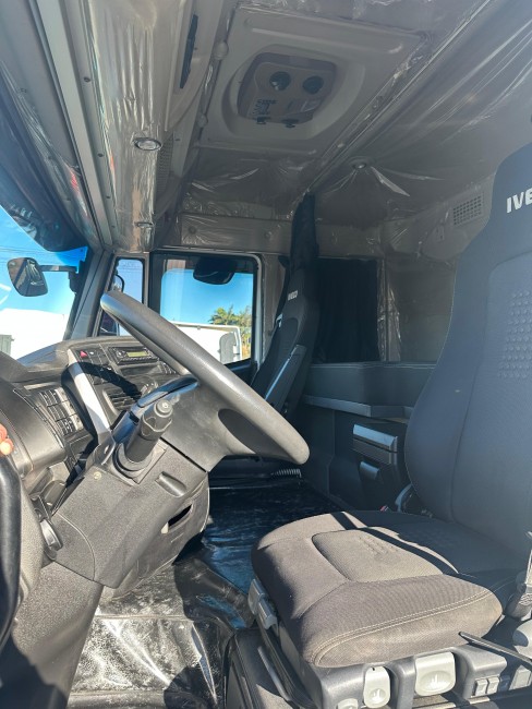 Iveco Stralis 440 6x2 2020 + Caçamba Randon 2014