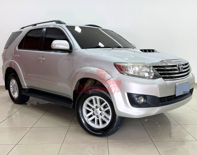 Toyota Hilux SW4 SRV 3.0 TDI 4x4 2013 BLINDADO 