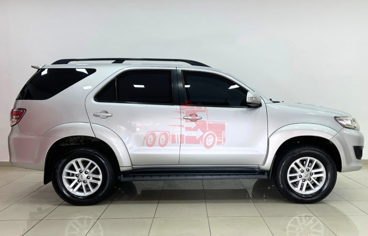 Toyota Hilux SW4 SRV 3.0 TDI 4x4 2013 BLINDADO 