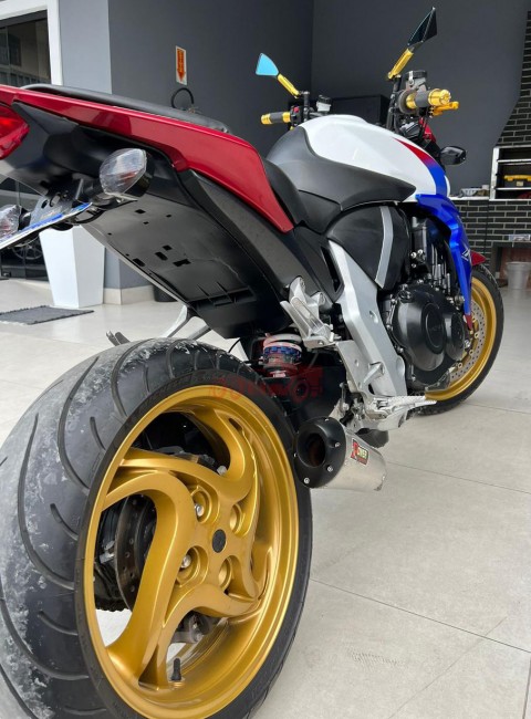 Honda CB 1000R 2015 Capitão América