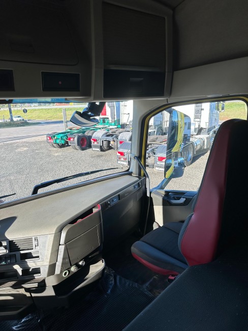 Volvo FH460 Globetrotter 6x2 2020