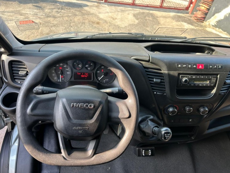 Iveco Daily 35-150 2021 com baú frigorífico 