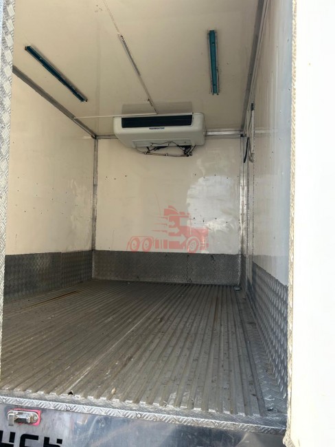 Iveco Daily 35-150 2021 com baú frigorífico 