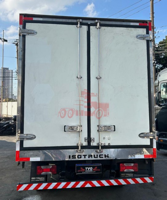 Iveco Daily 35-150 2021 com baú frigorífico 