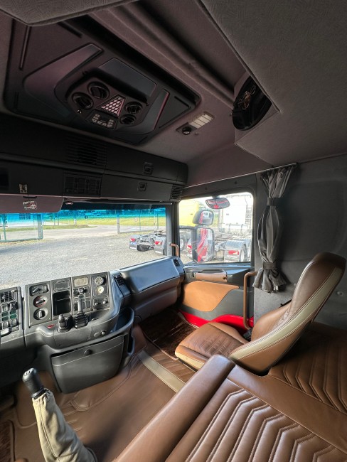 Scania T124 420 6x2 2000