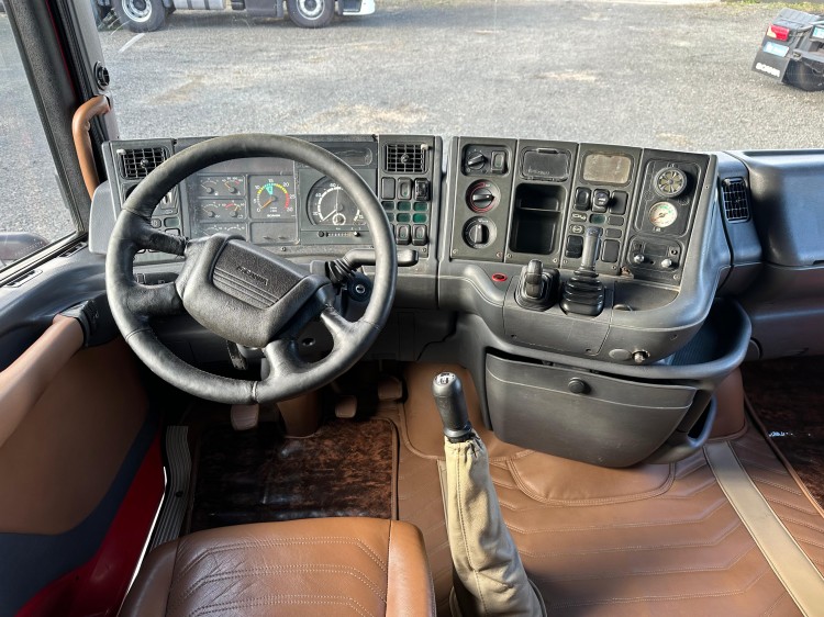 Scania T124 420 6x2 2000