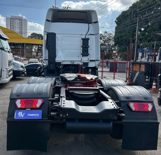 VW 25-420 6x2 2014 