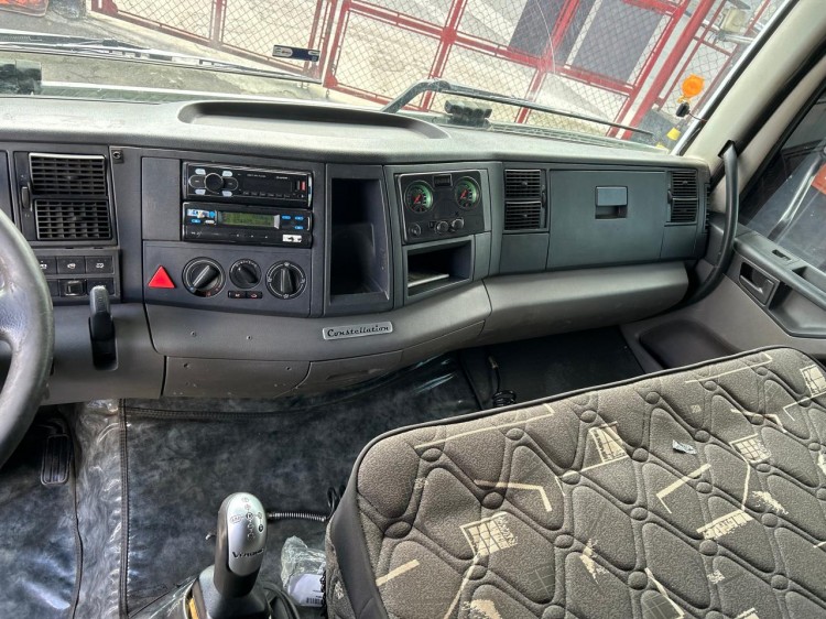 VW 25-420 6x2 2014 