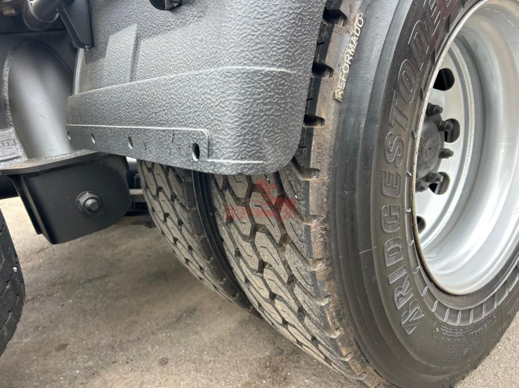 VW 19.330 4x2 2014 
