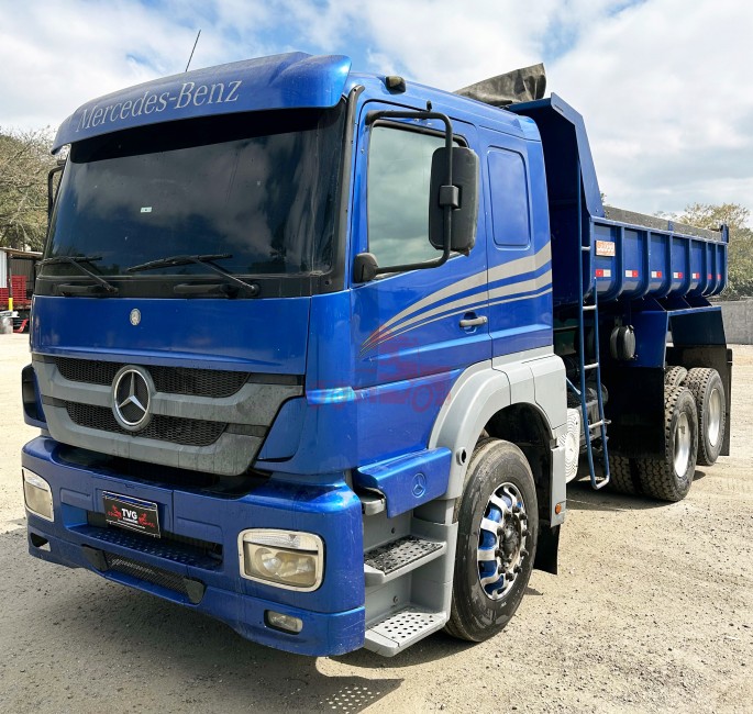 MB 1933 6x2 2007 Caçamba