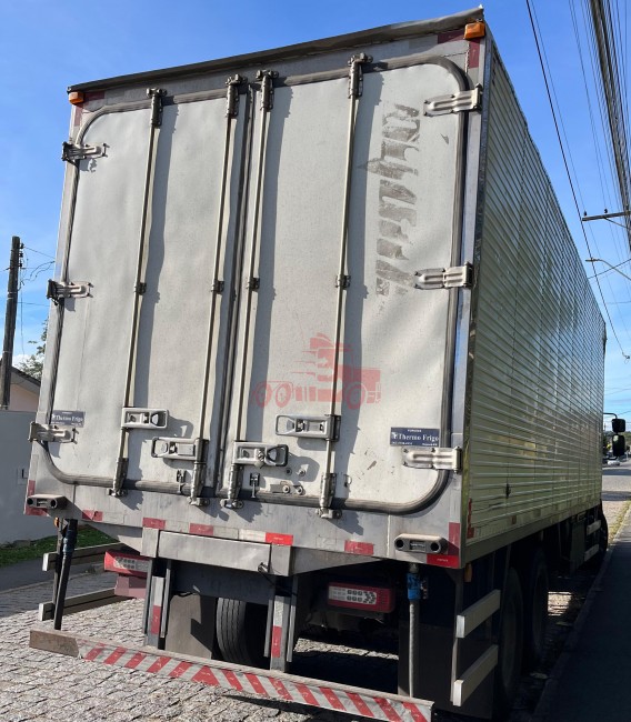 Volvo VM 270 6x2 2014