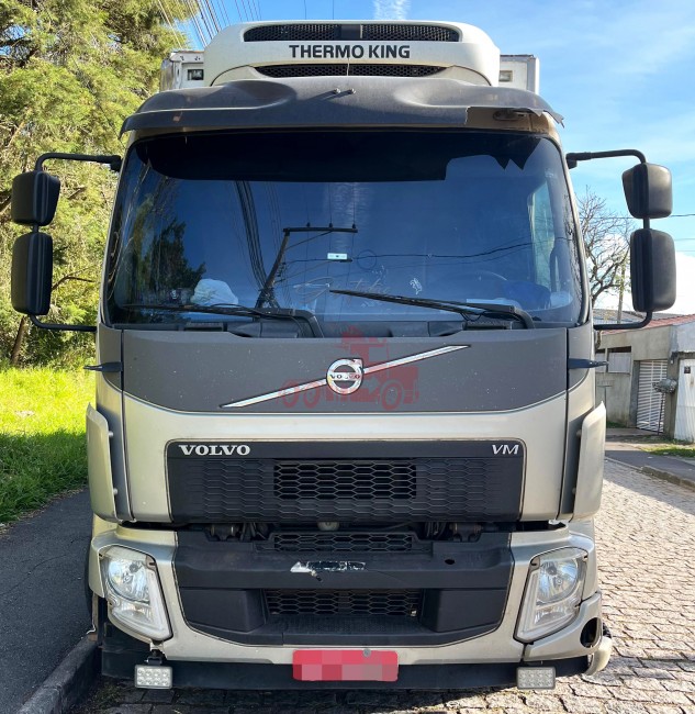 Volvo VM 270 6x2 2014