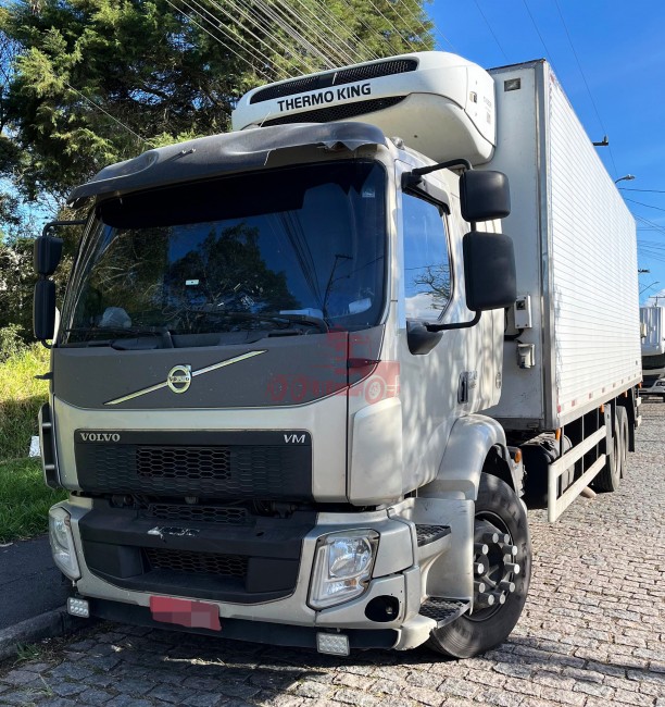 Volvo VM 270 6x2 2014