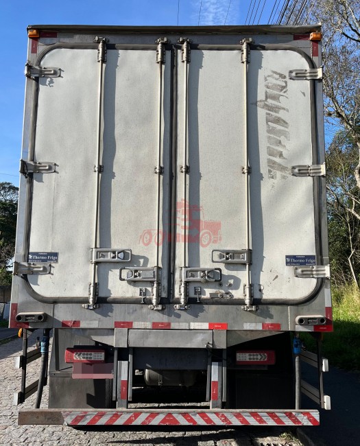 Volvo VM 270 6x2 2014