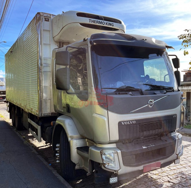 Volvo VM 270 6x2 2014