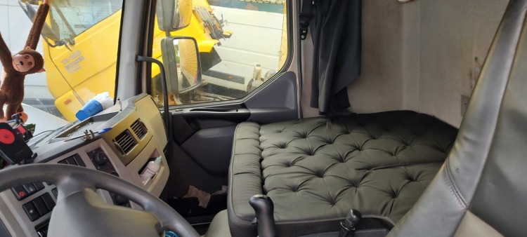 Volvo VM 270 6x2 2014