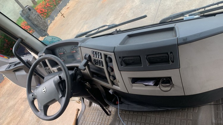 Volvo VM 330 8x2 2021